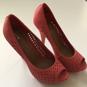 Apt. 9 Coral Heels Size 8.5